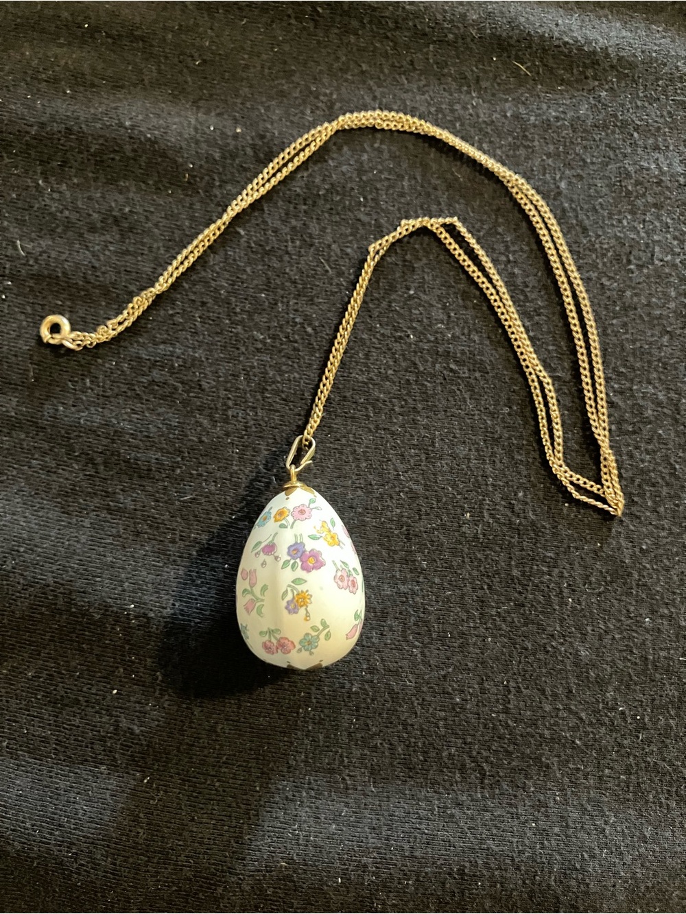 Vintage 1981 Franklin Mint Flowers of Spring Porcelain Egg Necklace 12K GF Chain